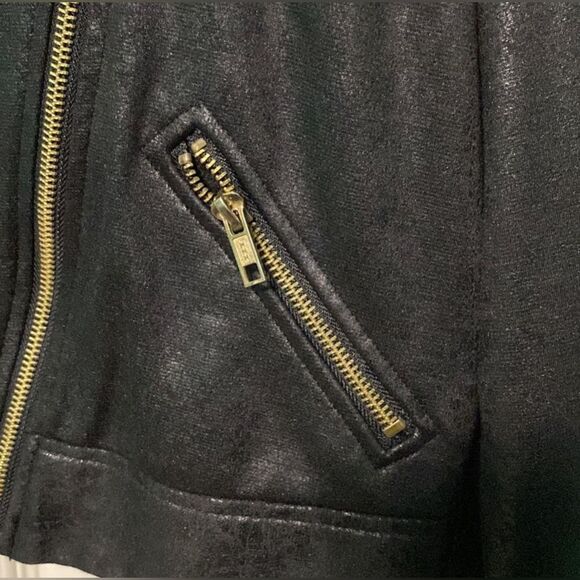 izByer . Crop Jacket
Size S - Picture 7 of 12